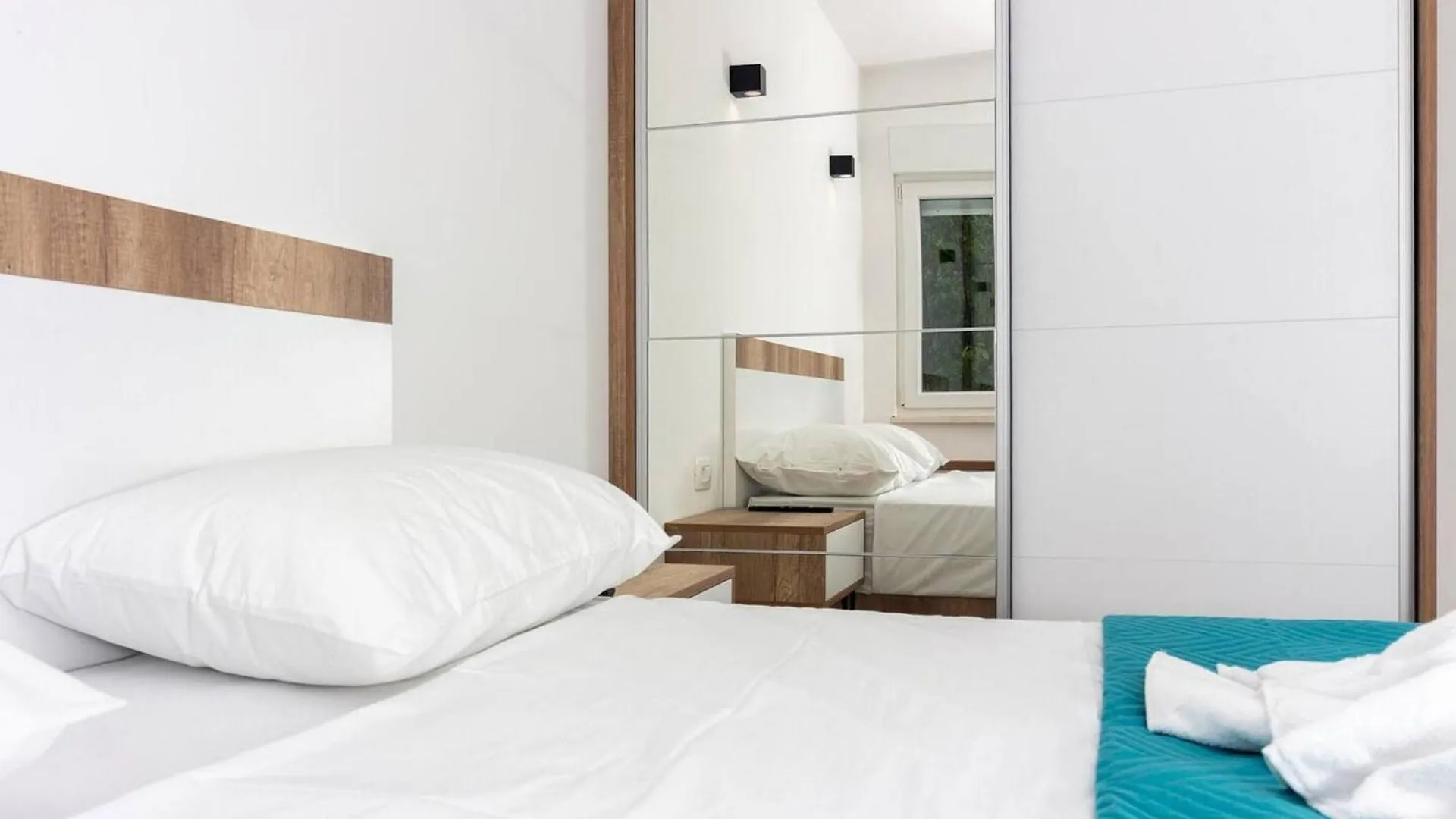 Apartments With Private Balcony Kastel Novi Kastela