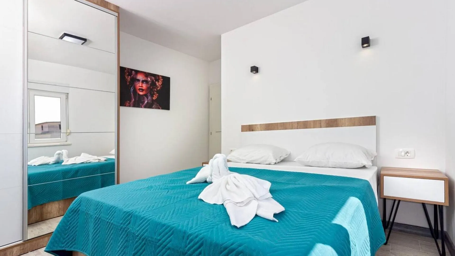 Apartments With Private Balcony Kastel Novi Kastela