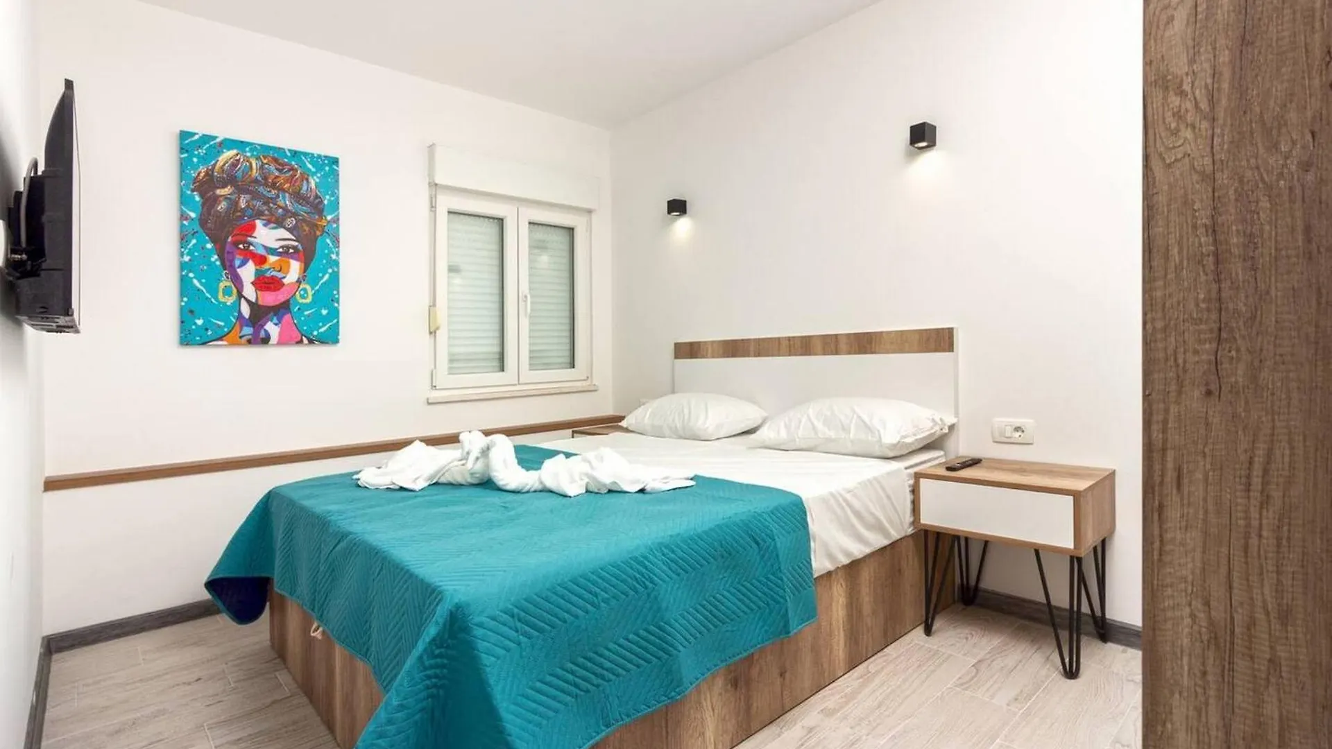 Apartments With Private Balcony Kastel Novi Kastela