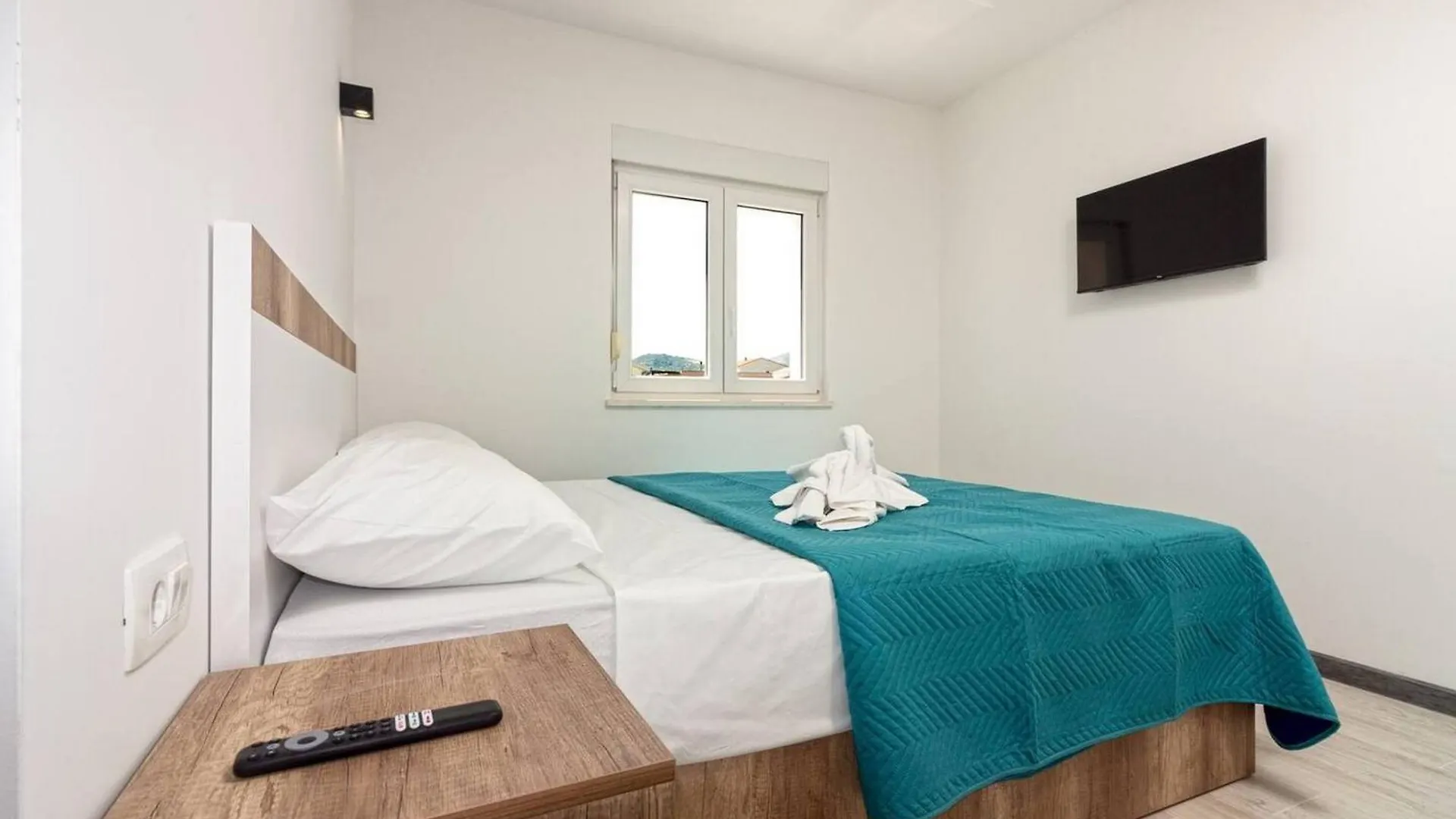 Apartments With Private Balcony Kastel Novi Kastela Croatia