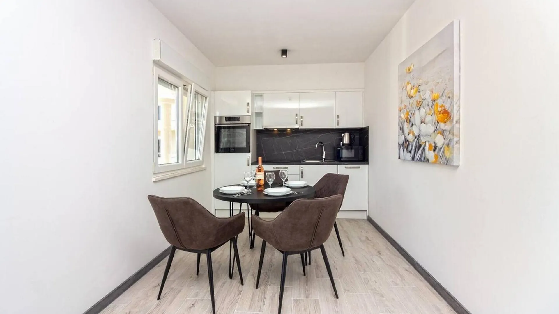 Apartments With Private Balcony Kastel Novi Kastela