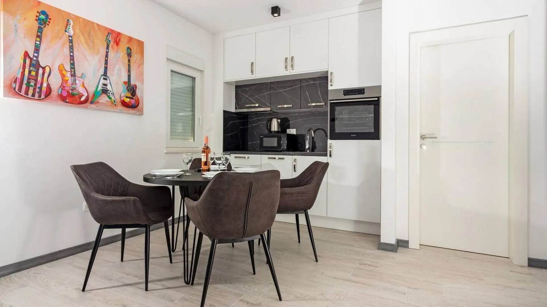 Apartments With Private Balcony Kastel Novi Kastela