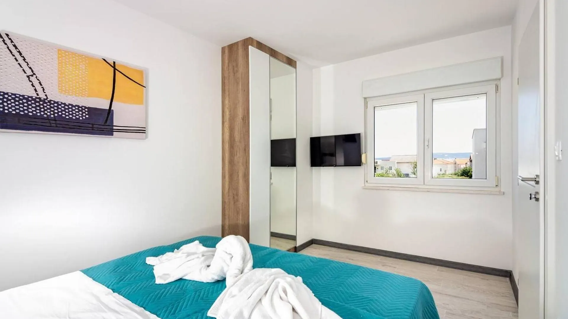 Apartments With Private Balcony Kastel Novi Kastela Croatia
