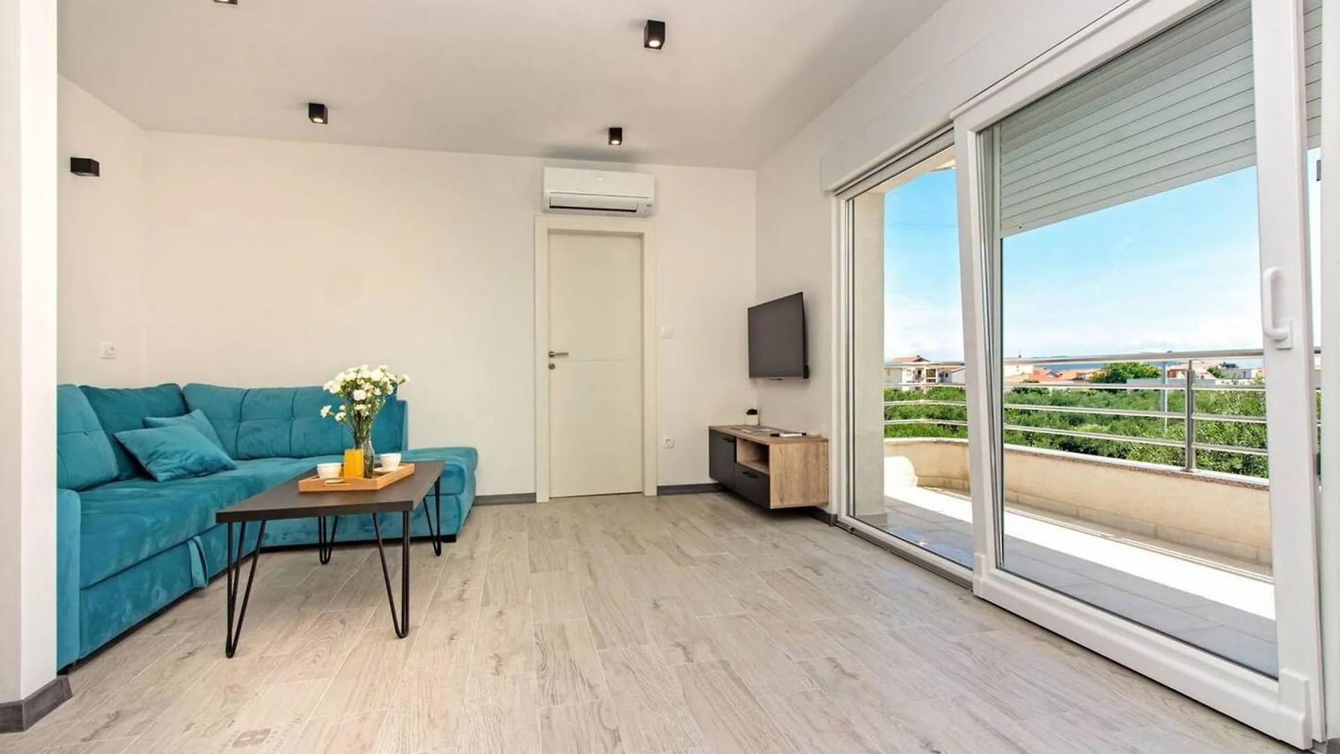 Apartments With Private Balcony Kastel Novi Kastela Croatia