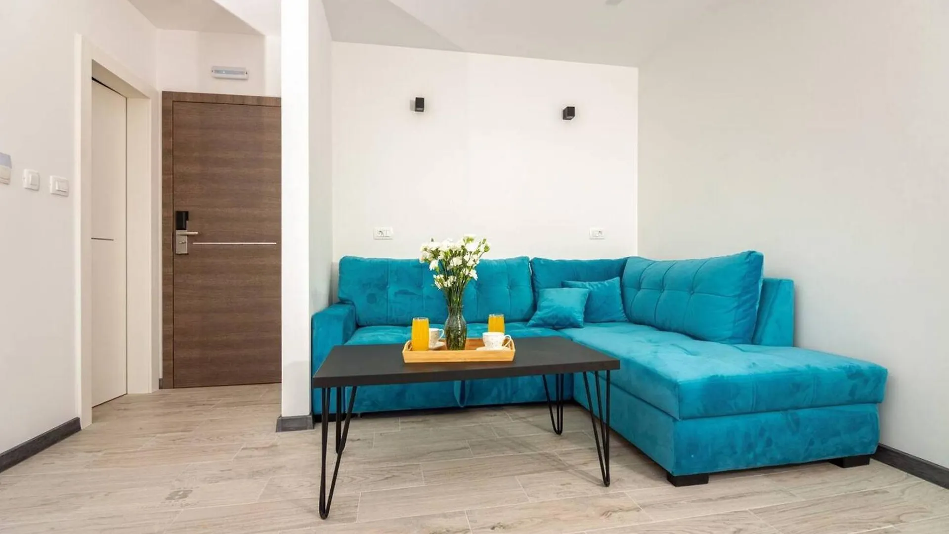 Apartments With Private Balcony Kastel Novi Kastela